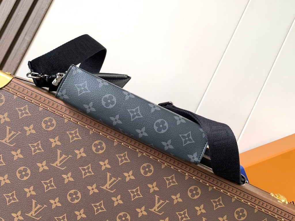 LV 25S GASTON WEARABLE WALLET 22 IN MONOGRAM ECLIPSE REVERSE CANVAS
