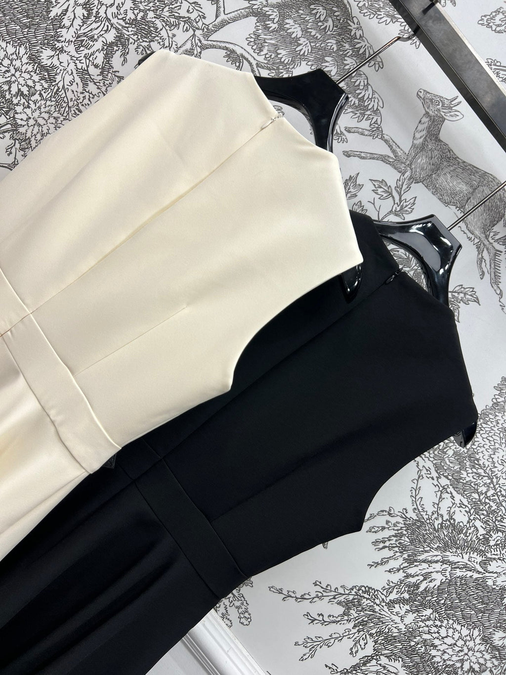 LV ASYMMETRICAL ELEGANT DRESS 268380