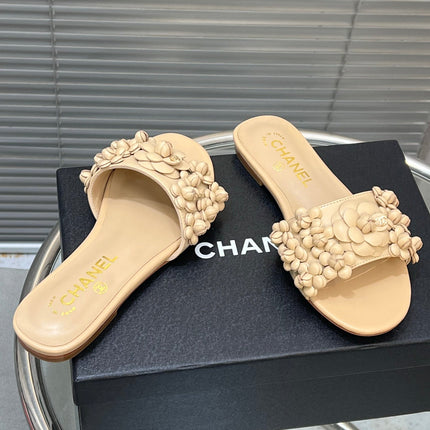 SLIPPERS CAMELLIA IN BEIGE CALFSKIN
