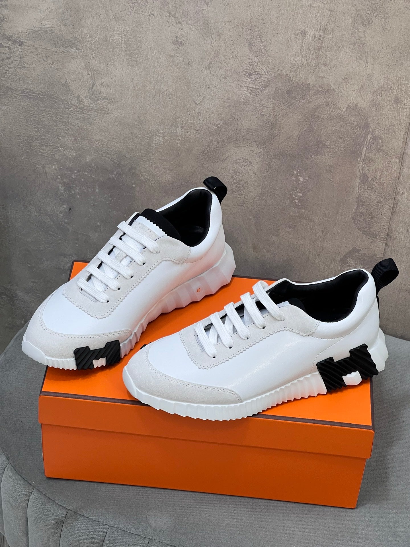 HM SNEAKERS WHITE AND GREY MESH AND H DETAIL SOLE
