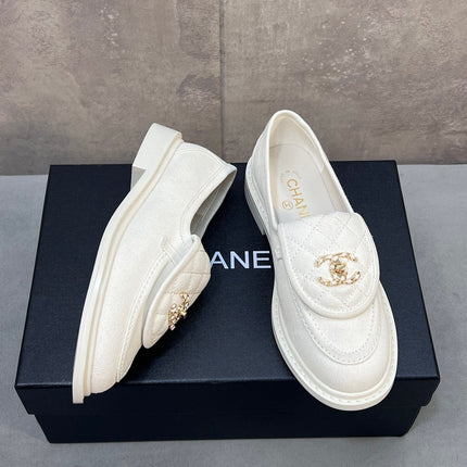 CHANEL 26S LOAFERS IN WHITE CANVAS WITH QUILTED FLAP & CHAIN CC LOGO