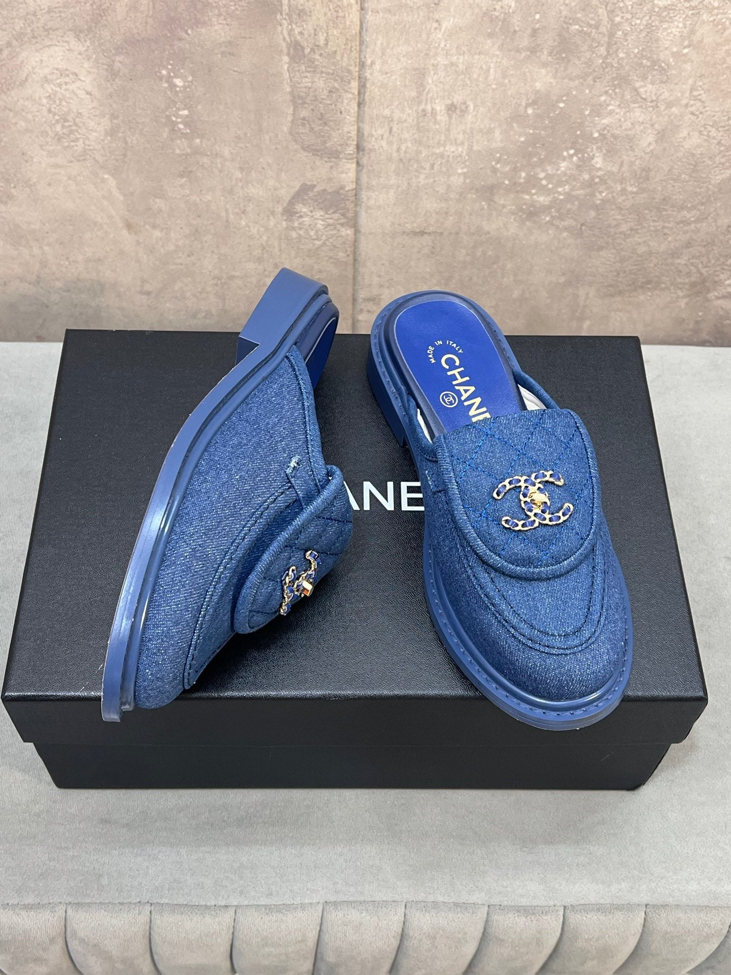 CHANEL 26S MULE LOAFERS IN BLUE DENIM WITH QUILTED FLAP & CHAIN CC LOGO