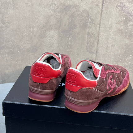 CHANEL 26S SNEAKERS IN DARK BROWN AND BURGUNDY RED SUEDE QUILTED CC LOGO