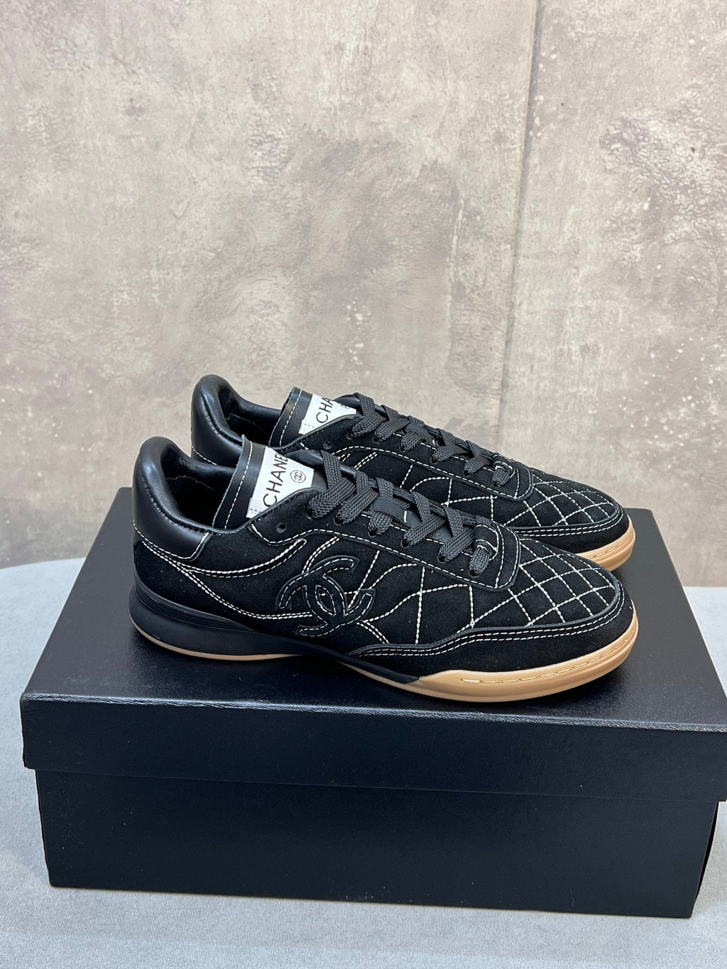 CHANEL 26S SNEAKERS IN BLACK SUEDE QUILTED CC LOGO