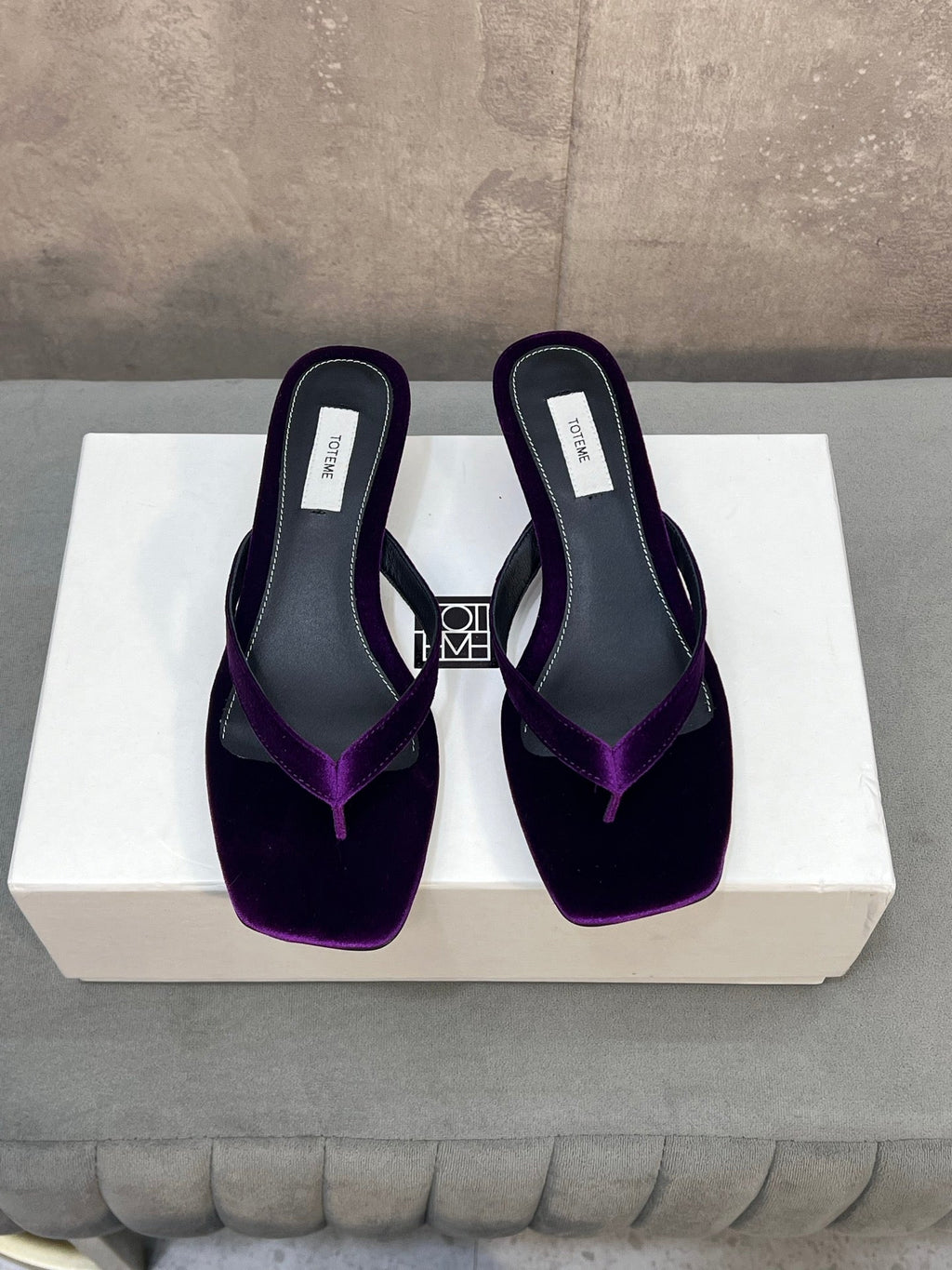THE ROW 26S SQUARE TOE THONG KITTEN HEEL SANDALS 45MM IN PURPLE VELVET