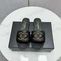 CC SLIDE SANDALS 25S IN BLACK CALFSKIN WITH LOGO