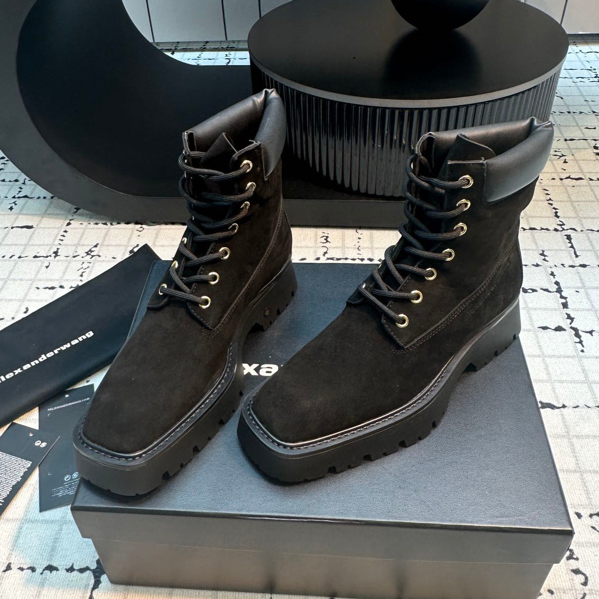 SQUARE-TOE CASUAL ANKLE BOOTS IN BLACK SUEDE