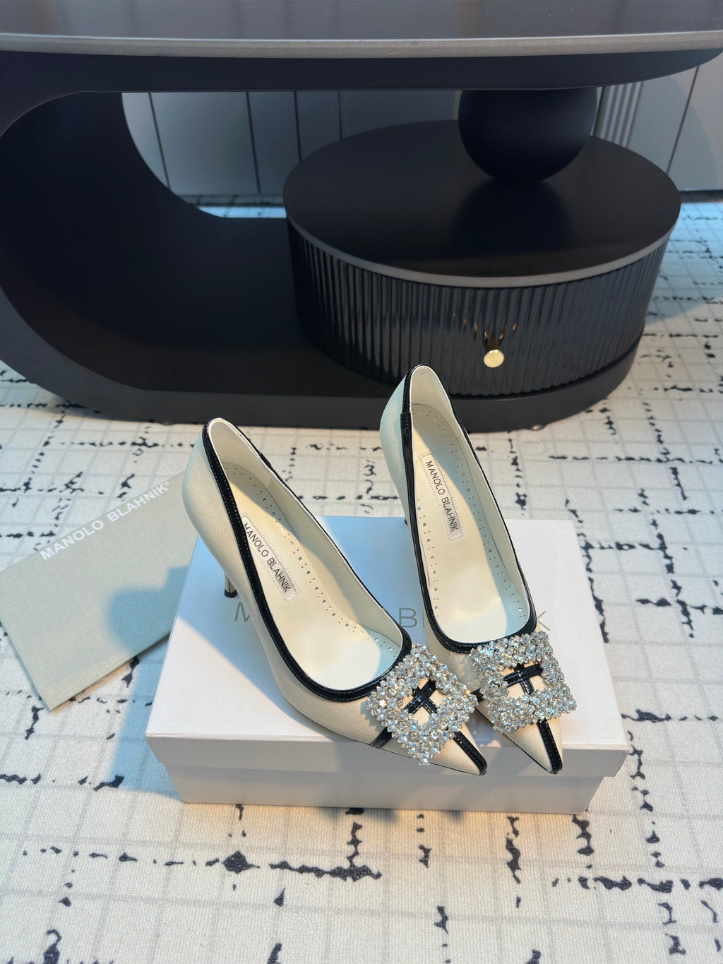 HANGISI 100 MM IN WHITE SUEDE