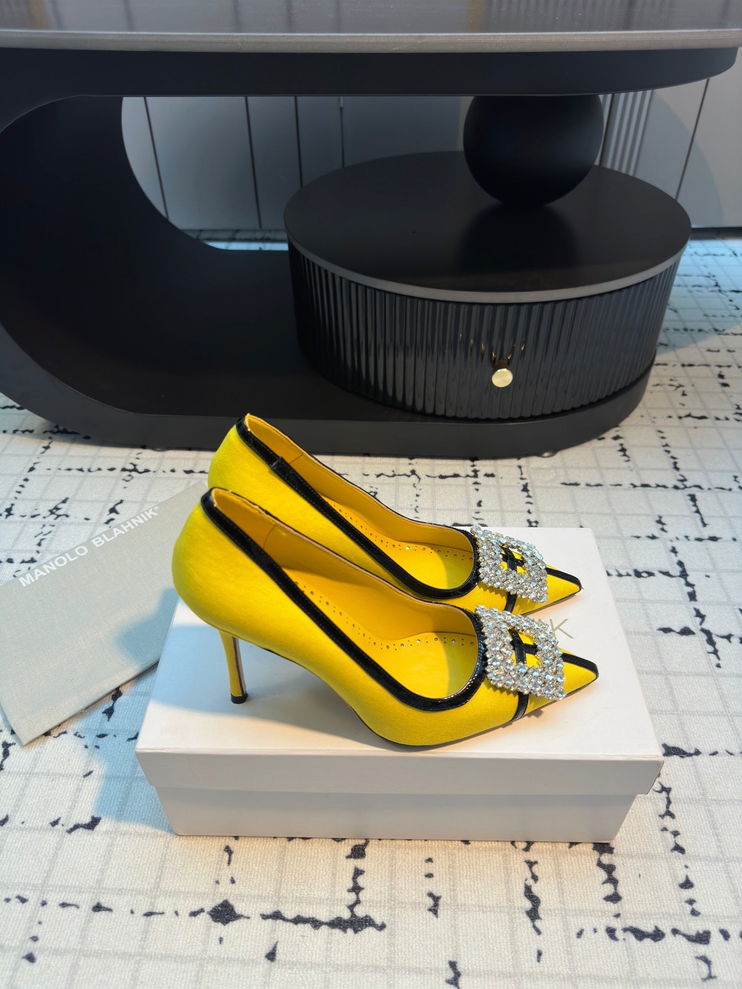 HANGISI 100 MM IN BRIGHT YELLOW SUEDE