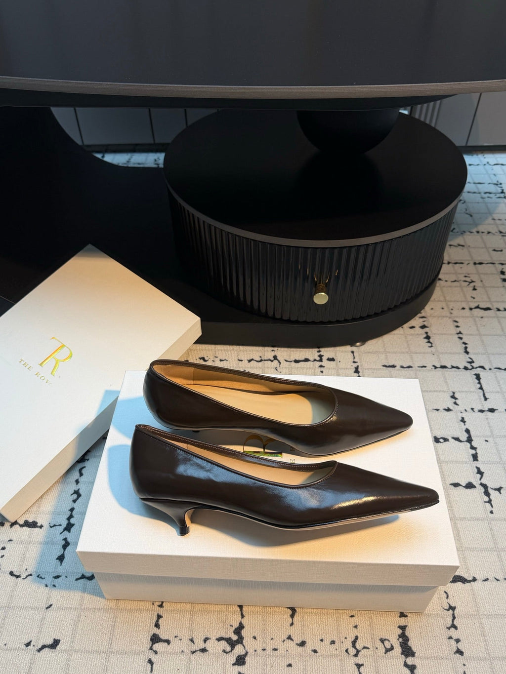 THE ROW 26S POINTED TOE HIGH HEELS 35MM IN DARK BROWN CALFSKIN