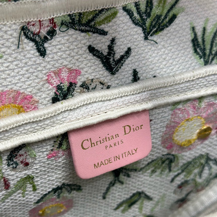 DIOR 26S SADDLE BAG 25 IN MULTICOLOR FLORAL EMBROIDERED JACQUARD