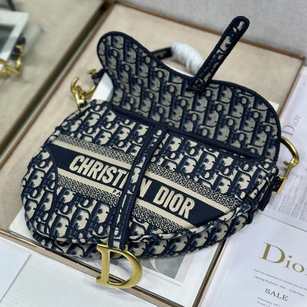 DIOR 26S SADDLE BAG 25 IN NAVY BLUE AND WHITE OBLIQUE JACQUARD