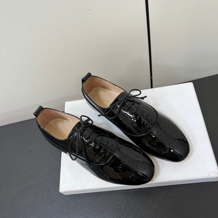 CELINE 26S MINIMAL LACE-UP SHOES IN BLACK GLOSSY CALFSKIN