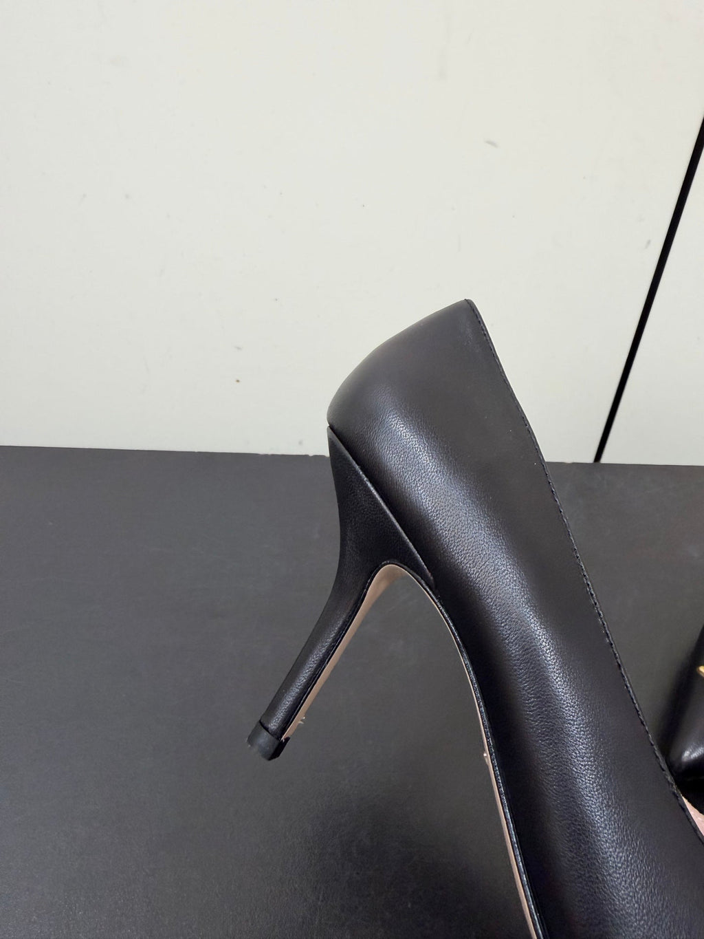 DIOR 26S POINTED-TOE HIGH HEELS 70MM IN BLACK CALFSKIN GOLD HARDWARE