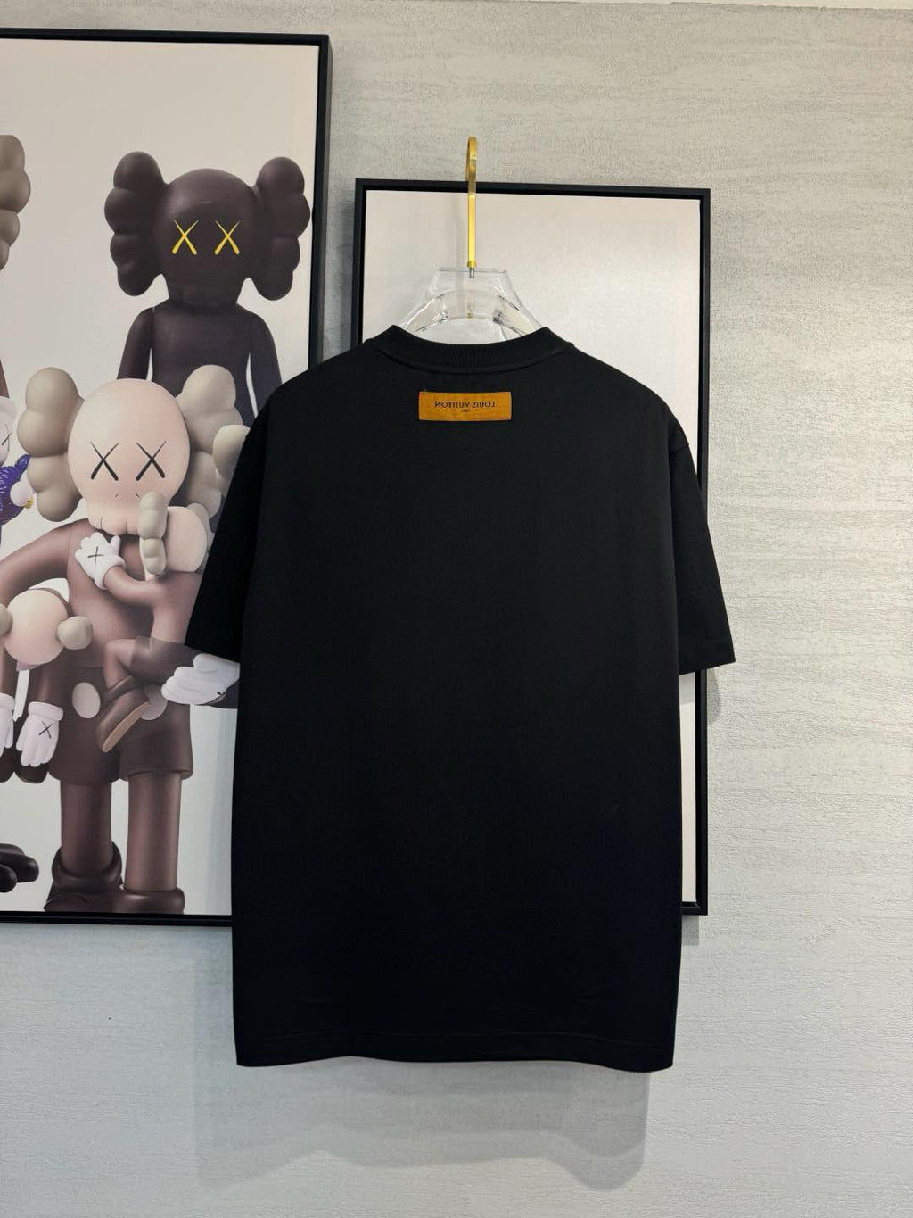 LV BLACK COTTON T-SHIRT YELLOW LOGO 238915