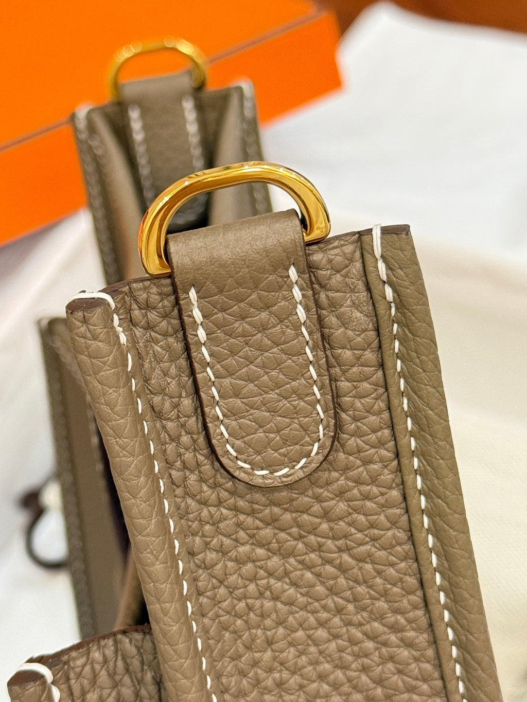 HM 26S EVELYNE BAG 23CM IN LIGHT BROWN GRAINED CALFSKIN