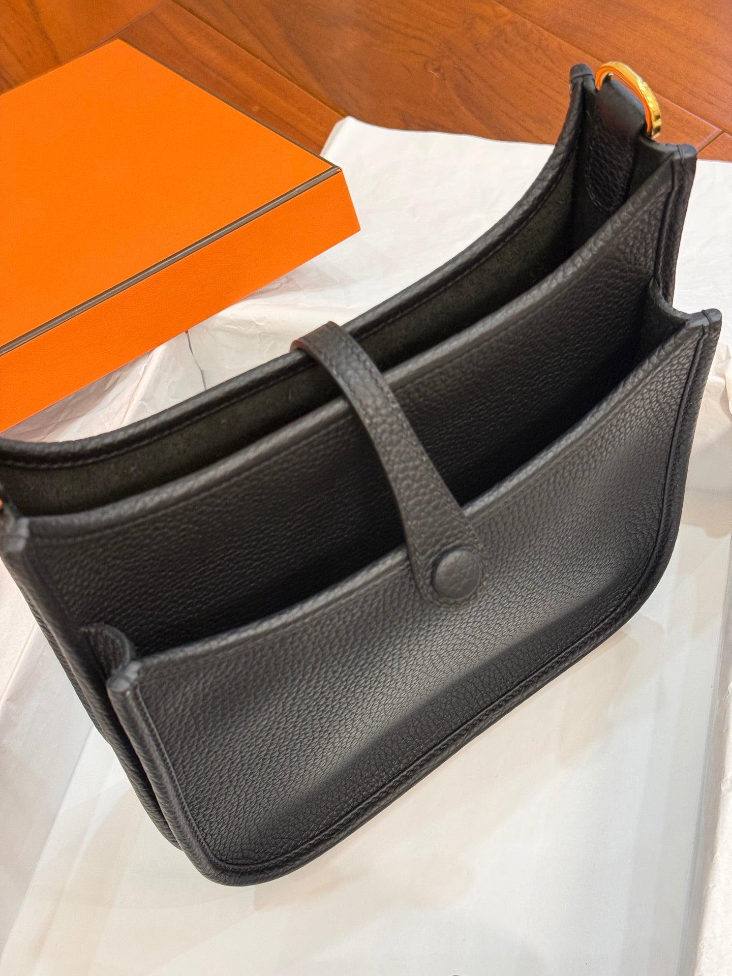 HM 26S EVELYNE BAG 23CM IN BLACK GRAINED CALFSKIN