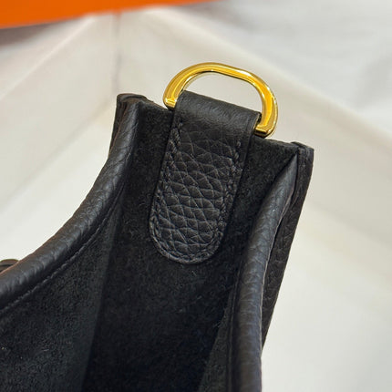 HM 26S EVELYNE BAG 23CM IN BLACK GRAINED CALFSKIN
