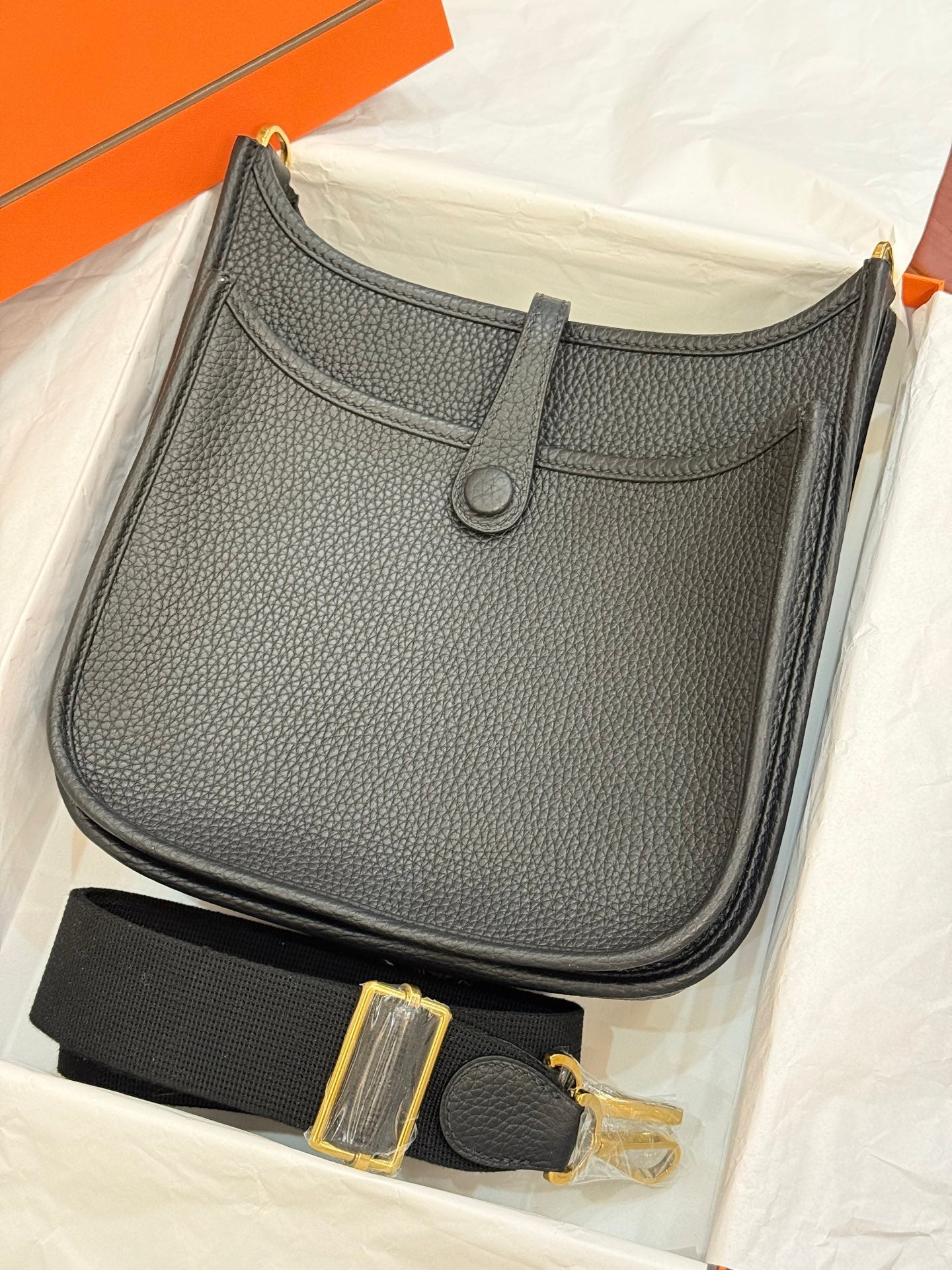 HM 26S EVELYNE BAG 23CM IN BLACK GRAINED CALFSKIN