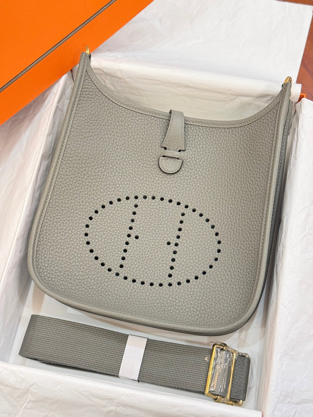 HM 26S EVELYNE BAG 23CM IN GRAY GRAINED CALFSKIN