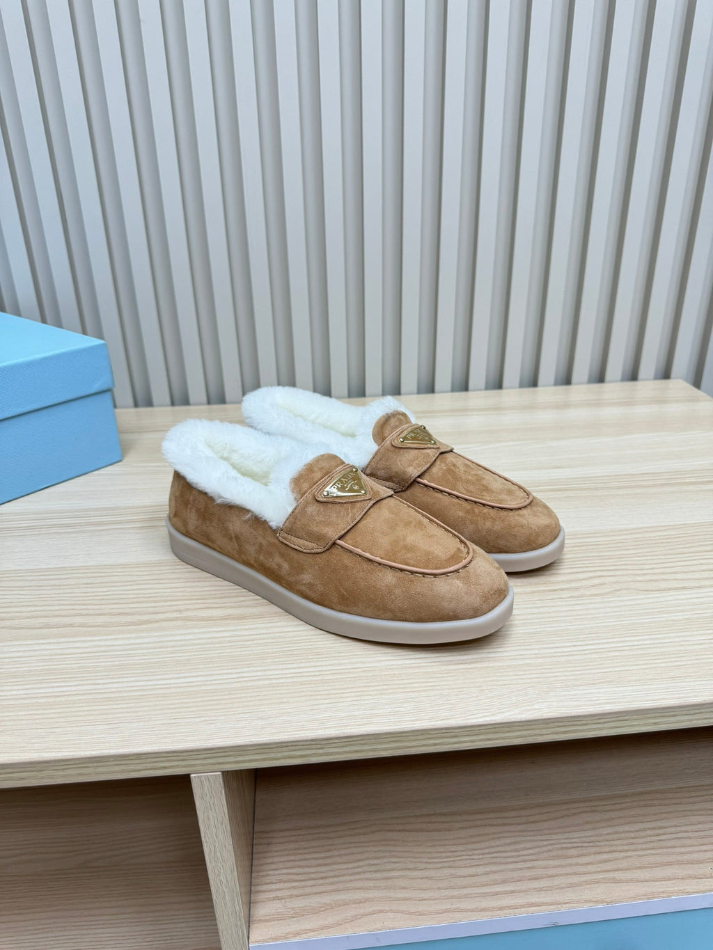 PRA SUEDE LOAFER IN TAN BROWN WITH SHEARLING LINING