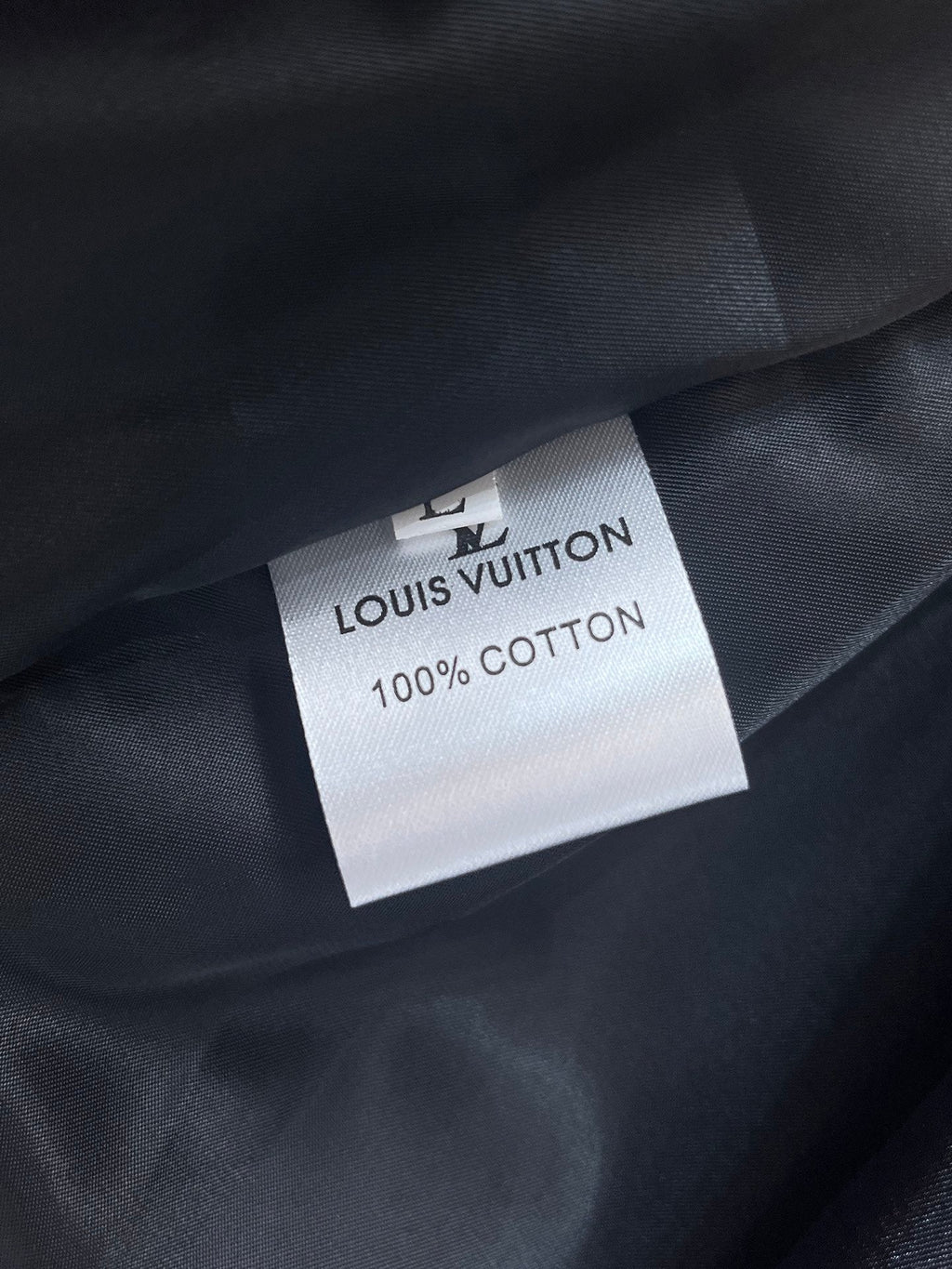 LV BLACK JACKET 239556