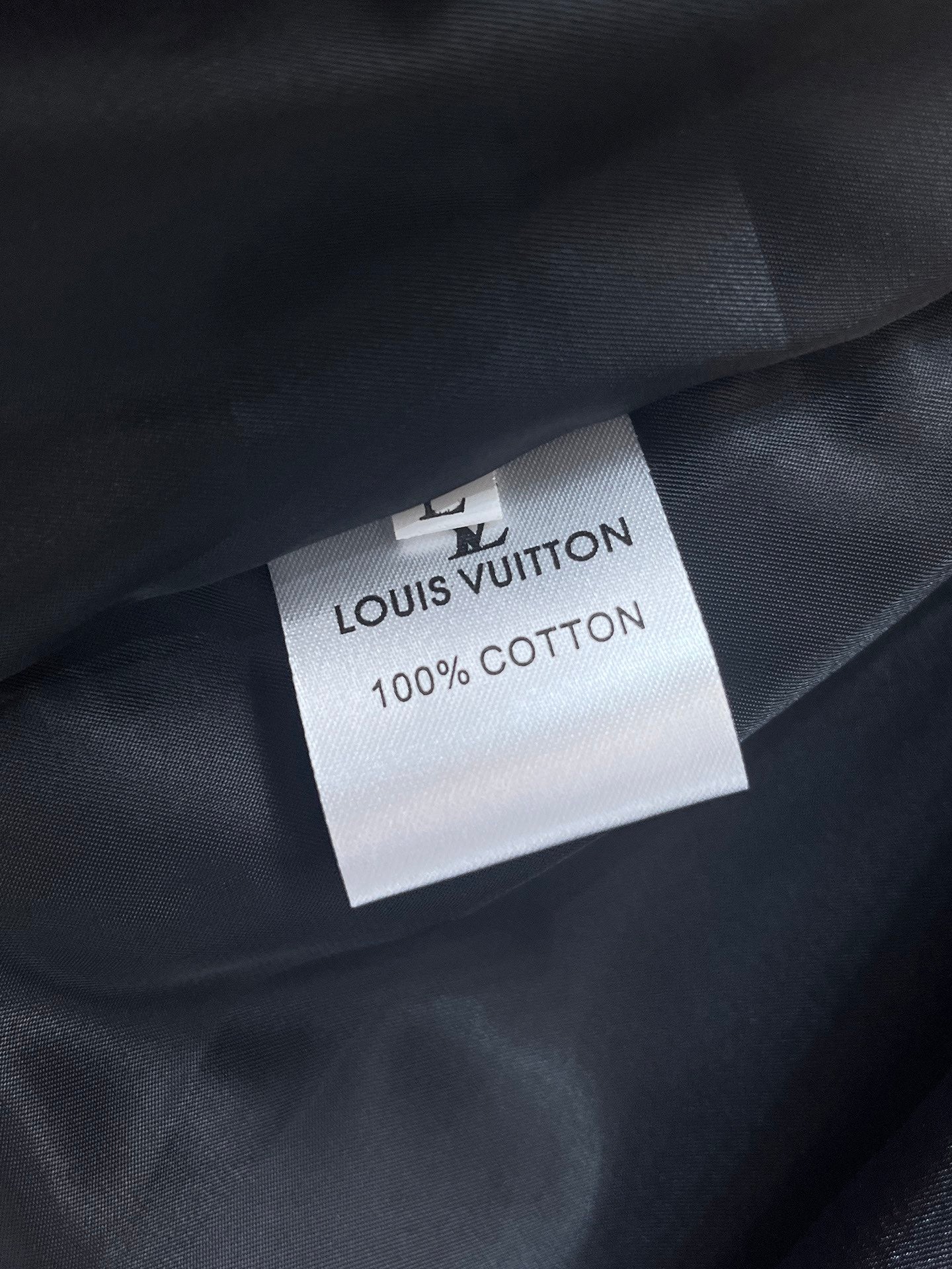 LV BLACK JACKET 239556