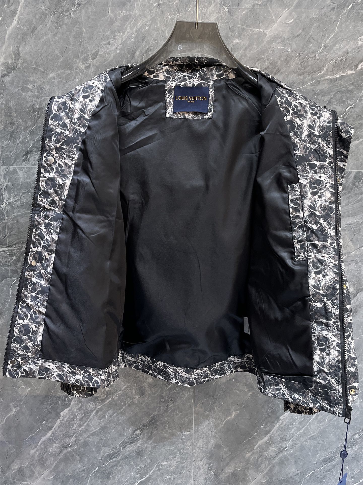 LV BLACK MIX WHITE MONOGRAM JACKET 239557