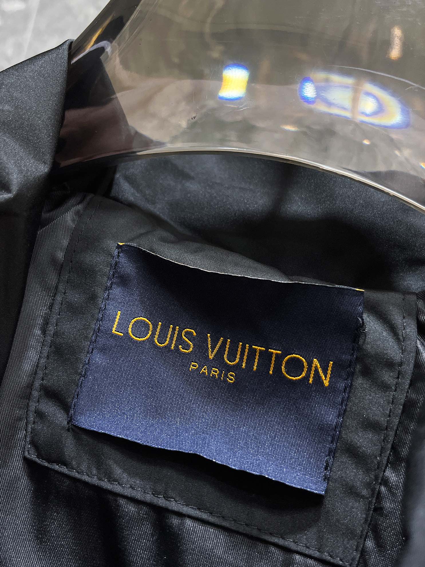 LV BLACK JACKET 239561