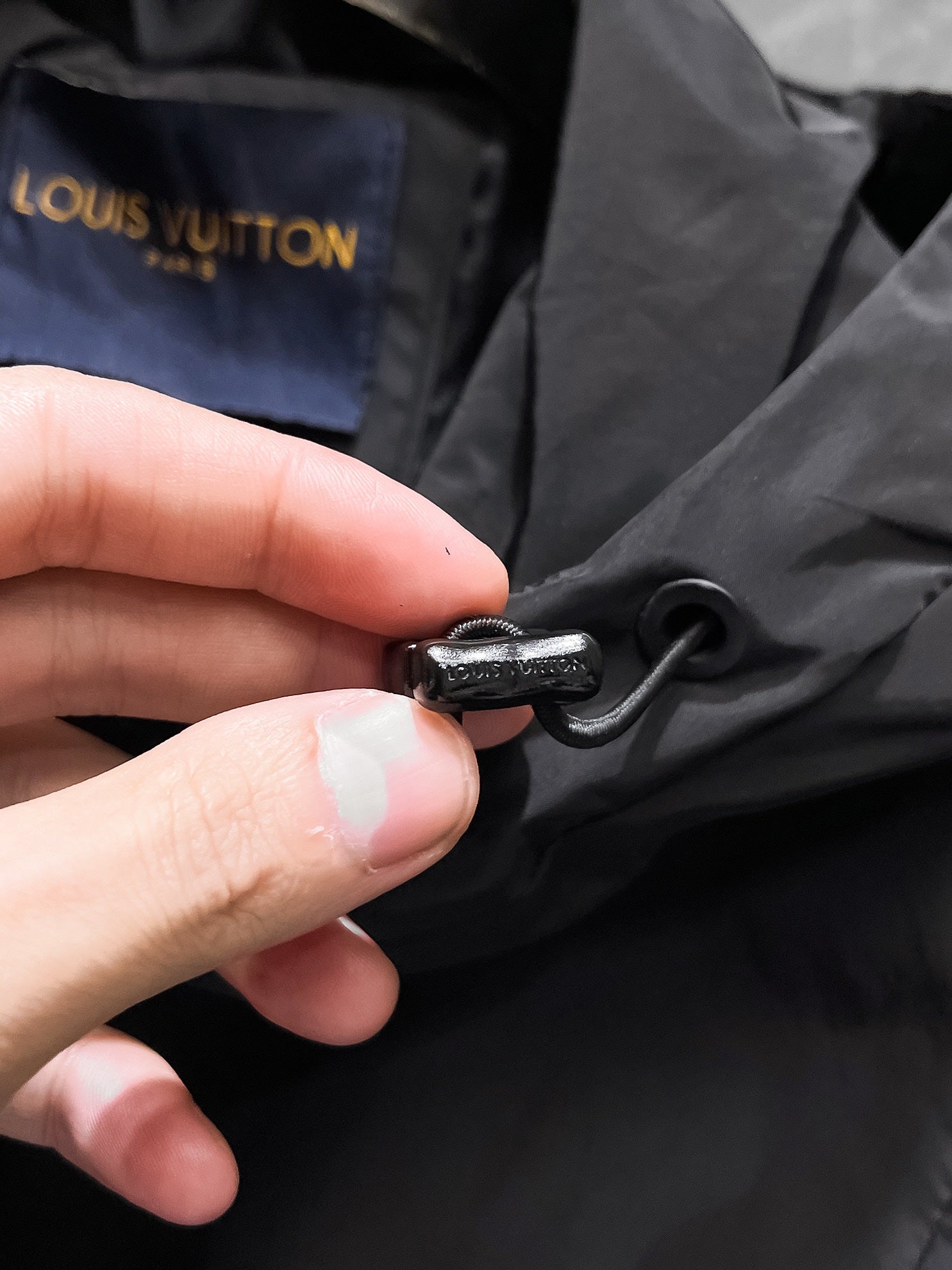 LV BLACK JACKET 239565