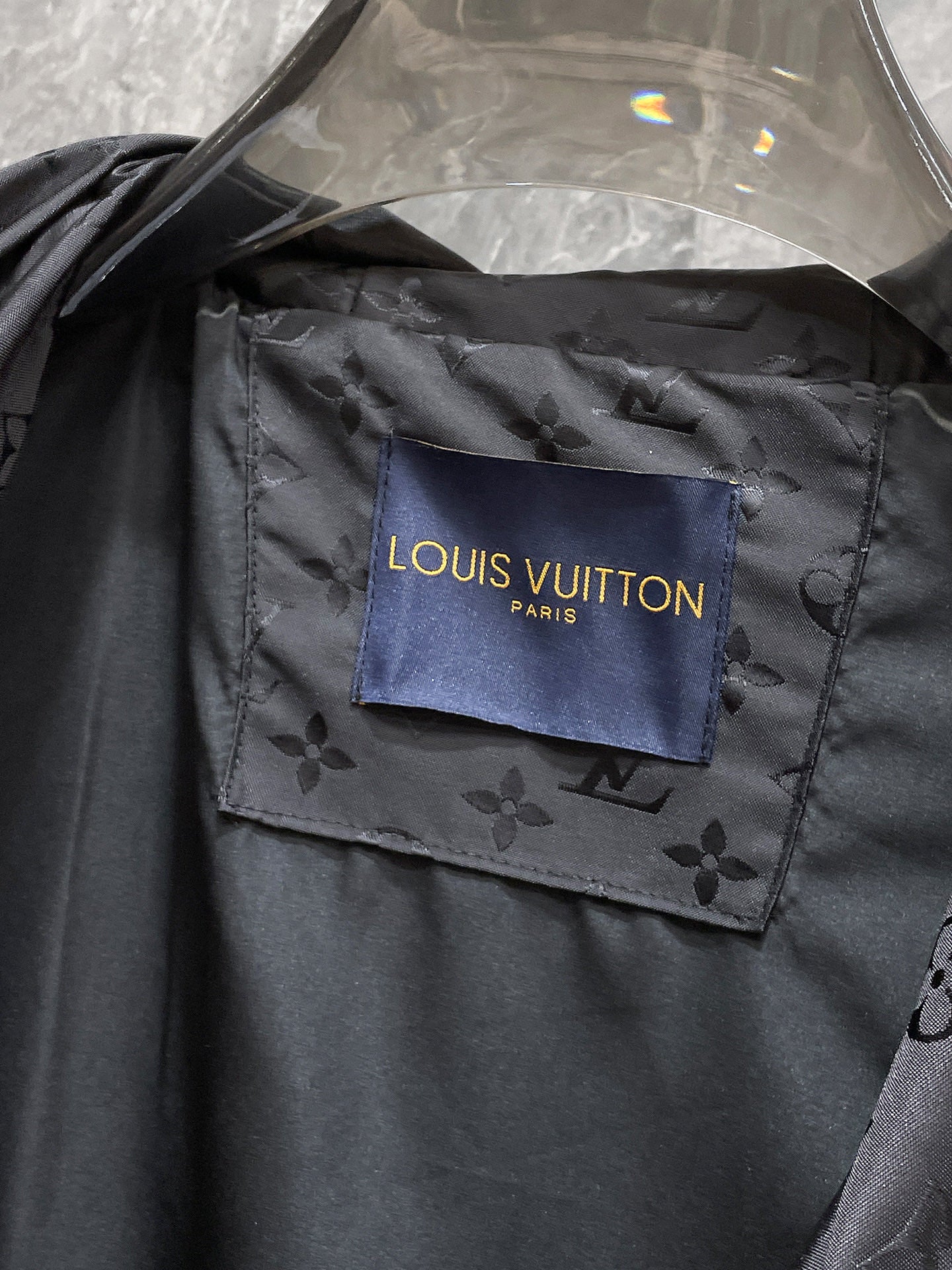 LV BLACK JACKET 239567