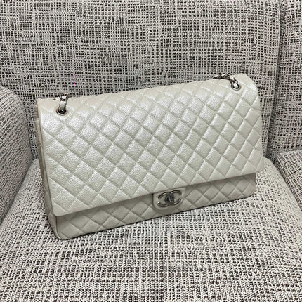 CHANEL 26S CLASSIC JUMBO FLAP BAG 46 IN LIGHT GREY CAVIAR CALFSKIN DARK SILVER HARDWARE