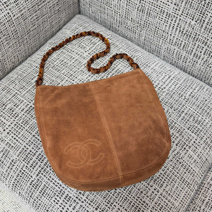 CHANEL 26S LARGE HOBO BAG 33 IN COGNAC BROWN SUEDE TORTOISE RESIN CHAIN