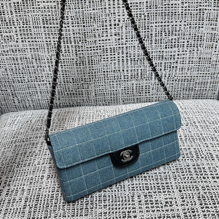CHANEL 26S FLAP BAG 26 IN BLUE DENIM AND BLACK CALFSKIN DARK SILVER HARDWARE