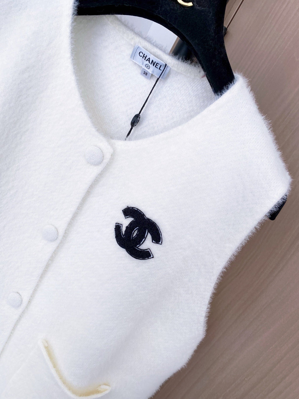 CHANEL 25S SLEEVELESS VEST 366