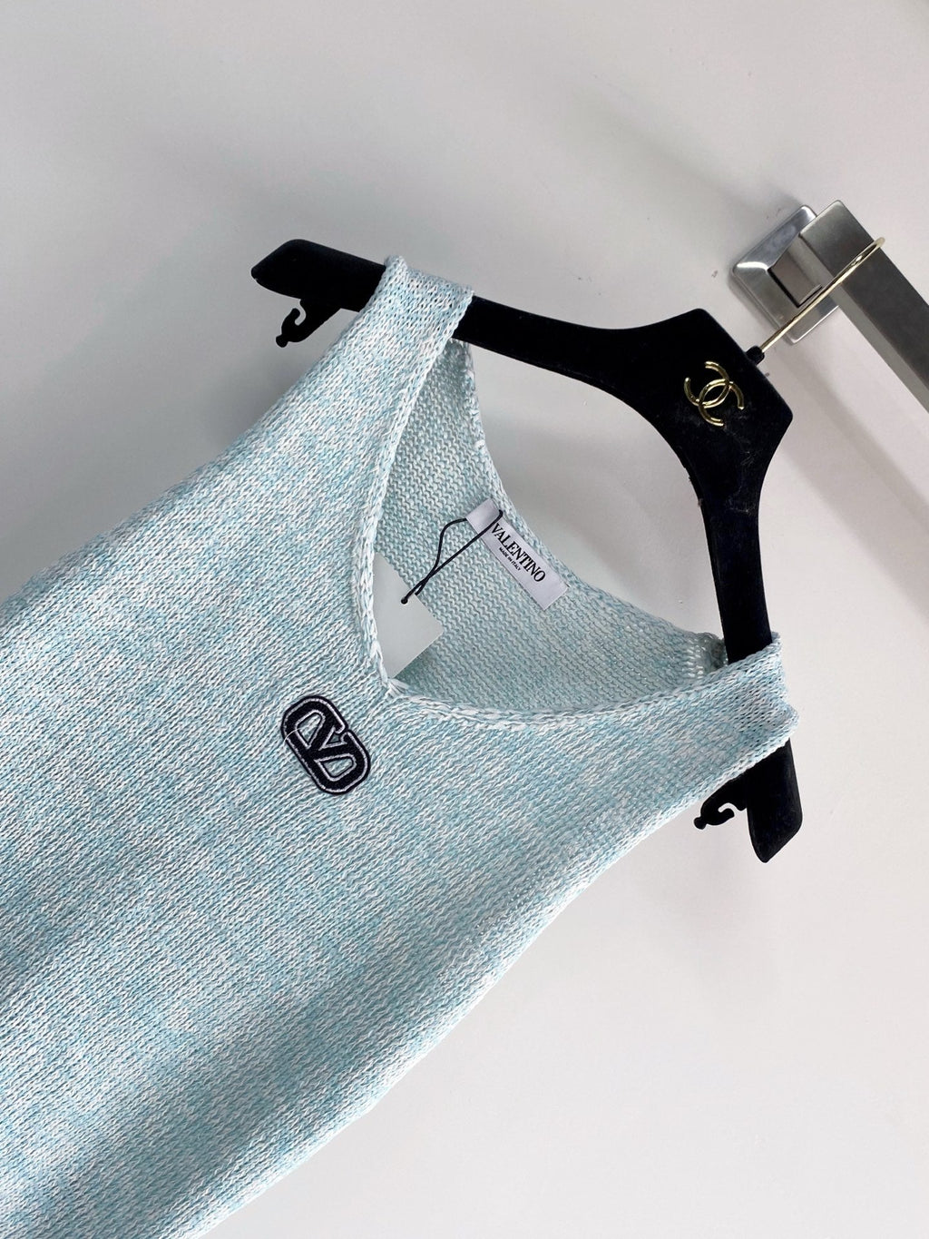 VALENTINO 26S SLEEVELESS SWEATER STYLE 111