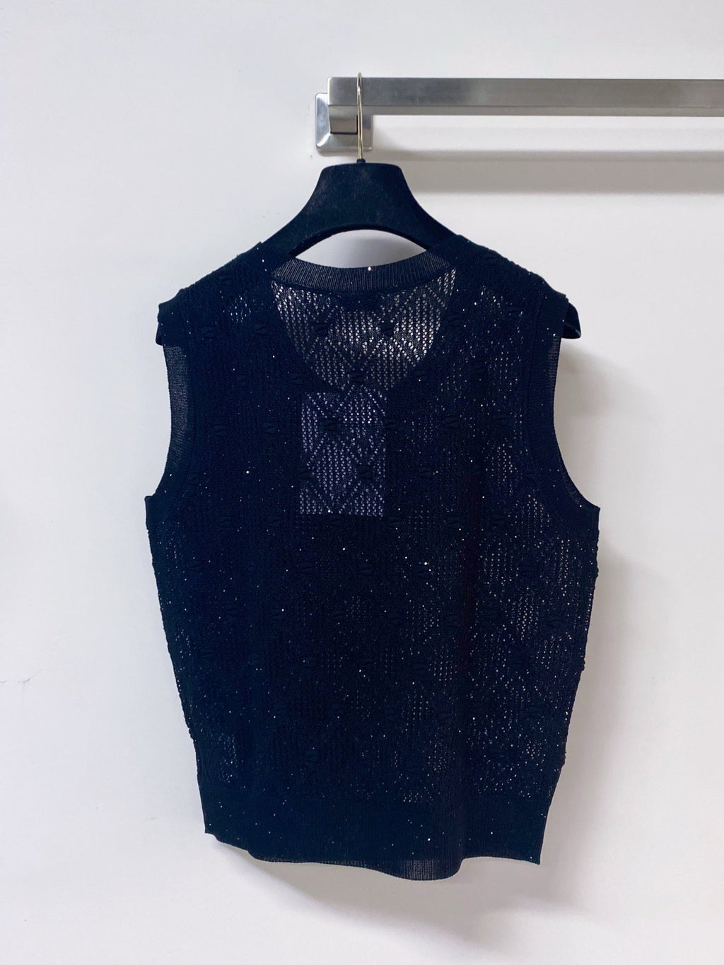 CHANEL 26S SLEEVELESS SWEATER STYLE 1049