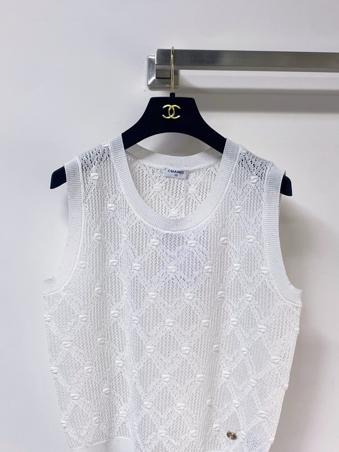 CHANEL 26S SLEEVELESS SWEATER STYLE 1048