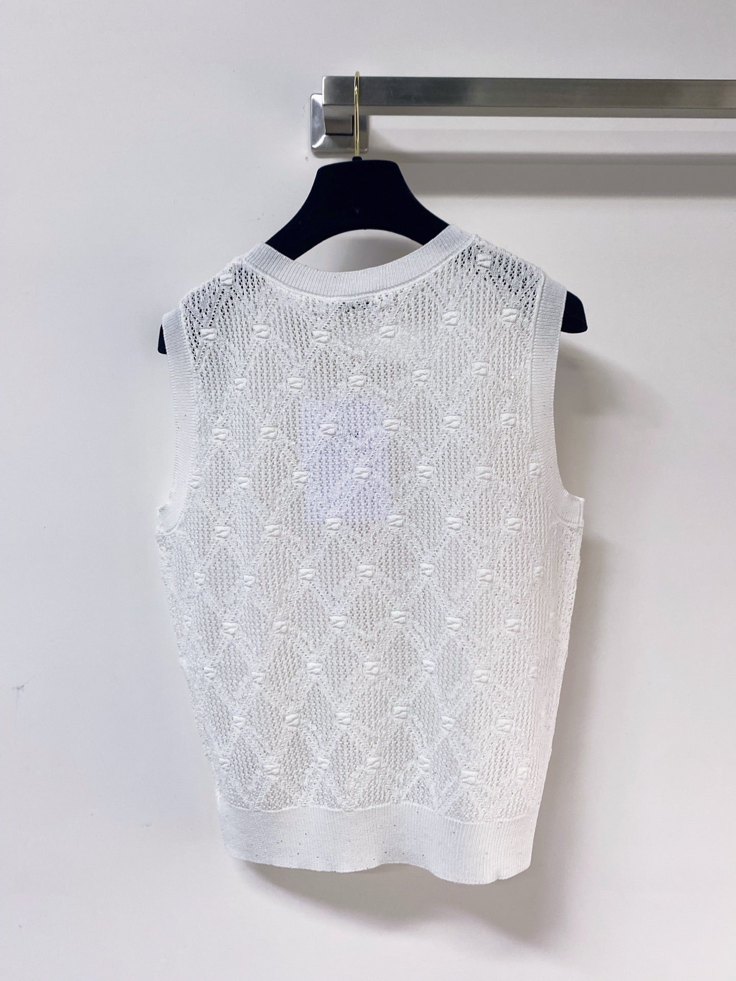 CHANEL 26S SLEEVELESS SWEATER STYLE 1048