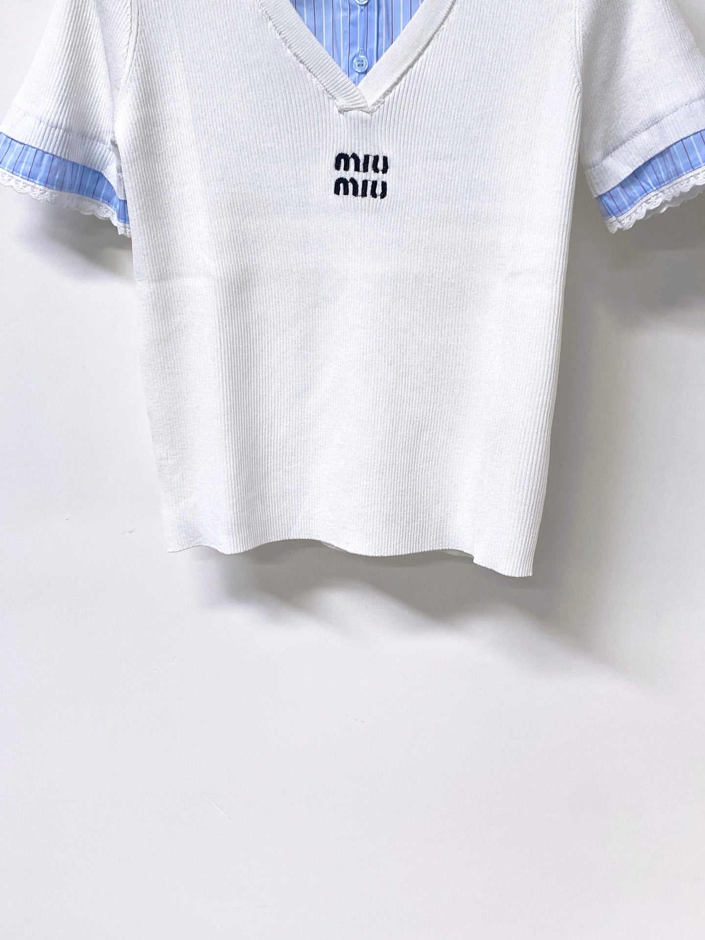 MIUMIU 26S SHORT-SLEEVED KNIT POLO SHIRT STYLE 1054