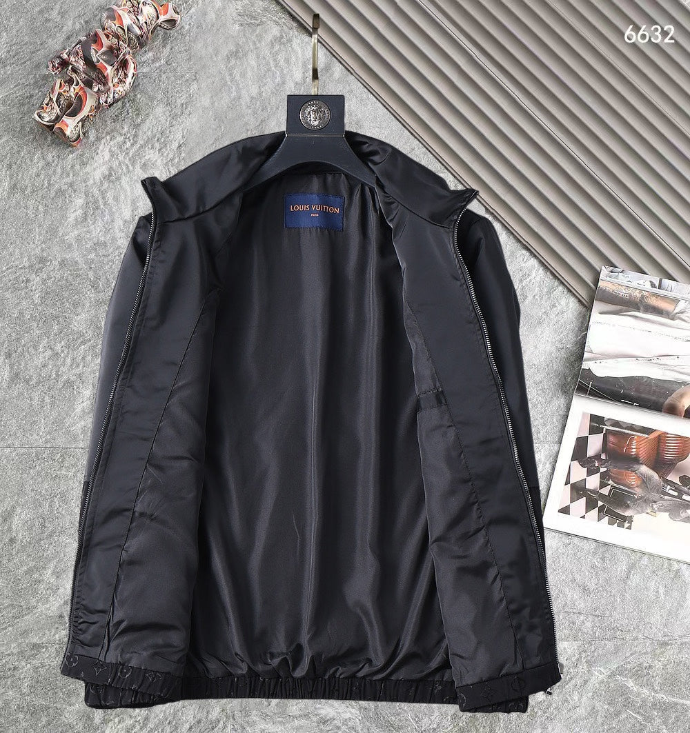 LV BLACK JACKET 239170
