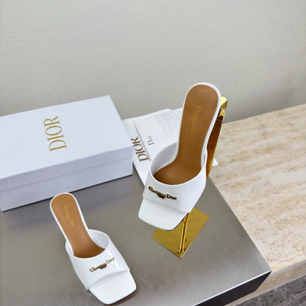 DIOR 26S KITTEN HEEL MULE SANDALS IN WHITE PATENT CALFSKIN WITH LOGO