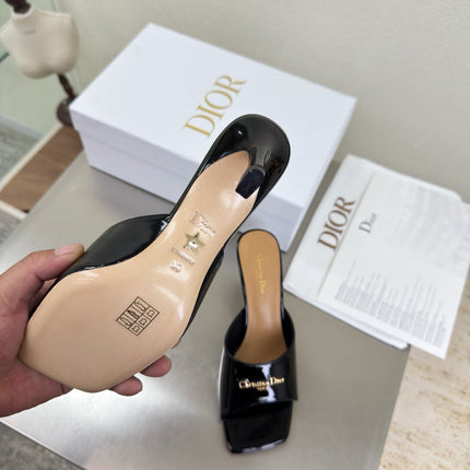 DIOR 26S KITTEN HEEL MULE SANDALS IN BLACK PATENT CALFSKIN WITH LOGO