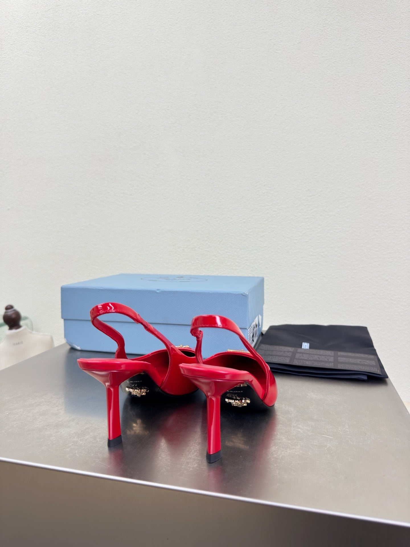 PRADA 26S SLINGBACK POINTED HEELS 75MM IN RED PATENT CALFSKIN