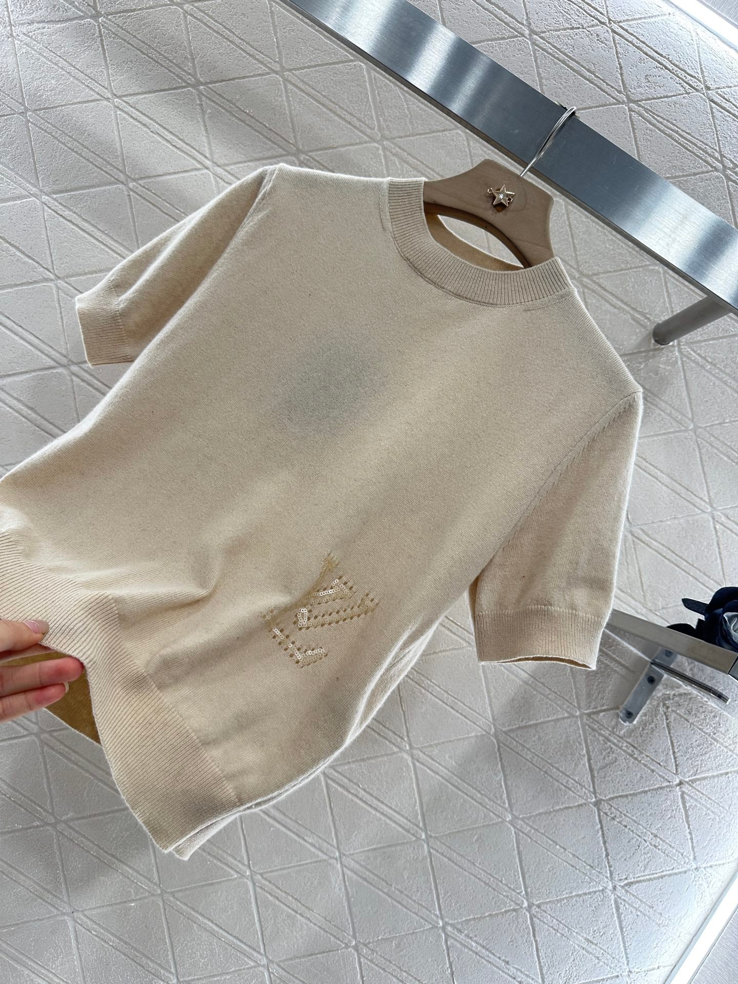 LV CREW NECK TOP WITH EMBROIDERED TEXT 272305