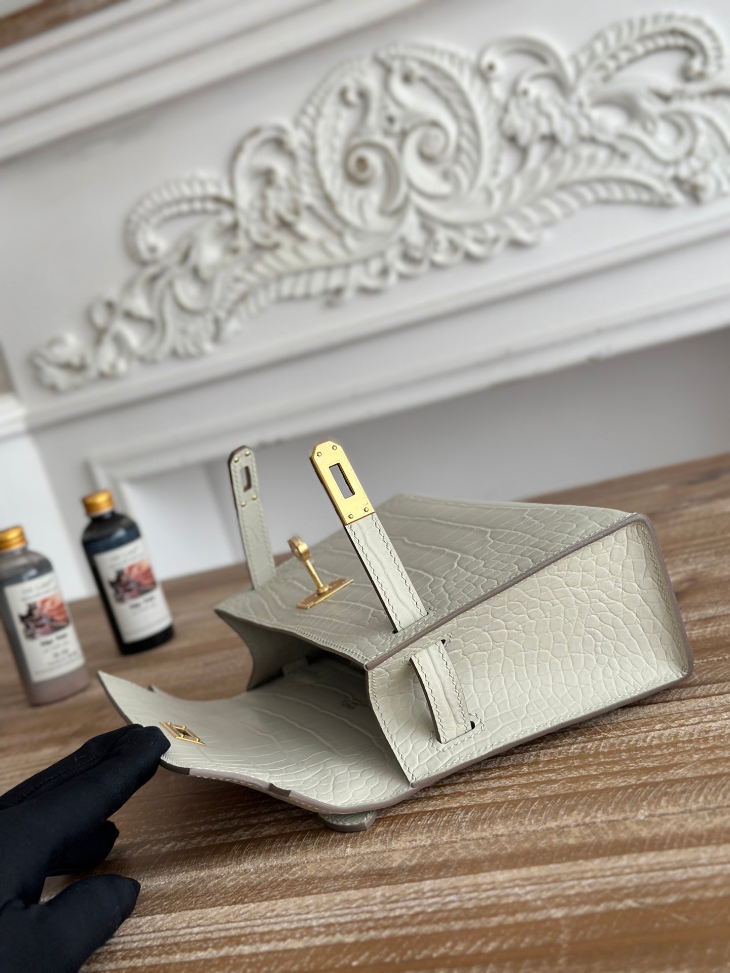 HM 26S KELLY MINI 22CM IN MILKY WHITE CROC EMBOSSED CALFSKIN GOLD KELLY BUCKLE