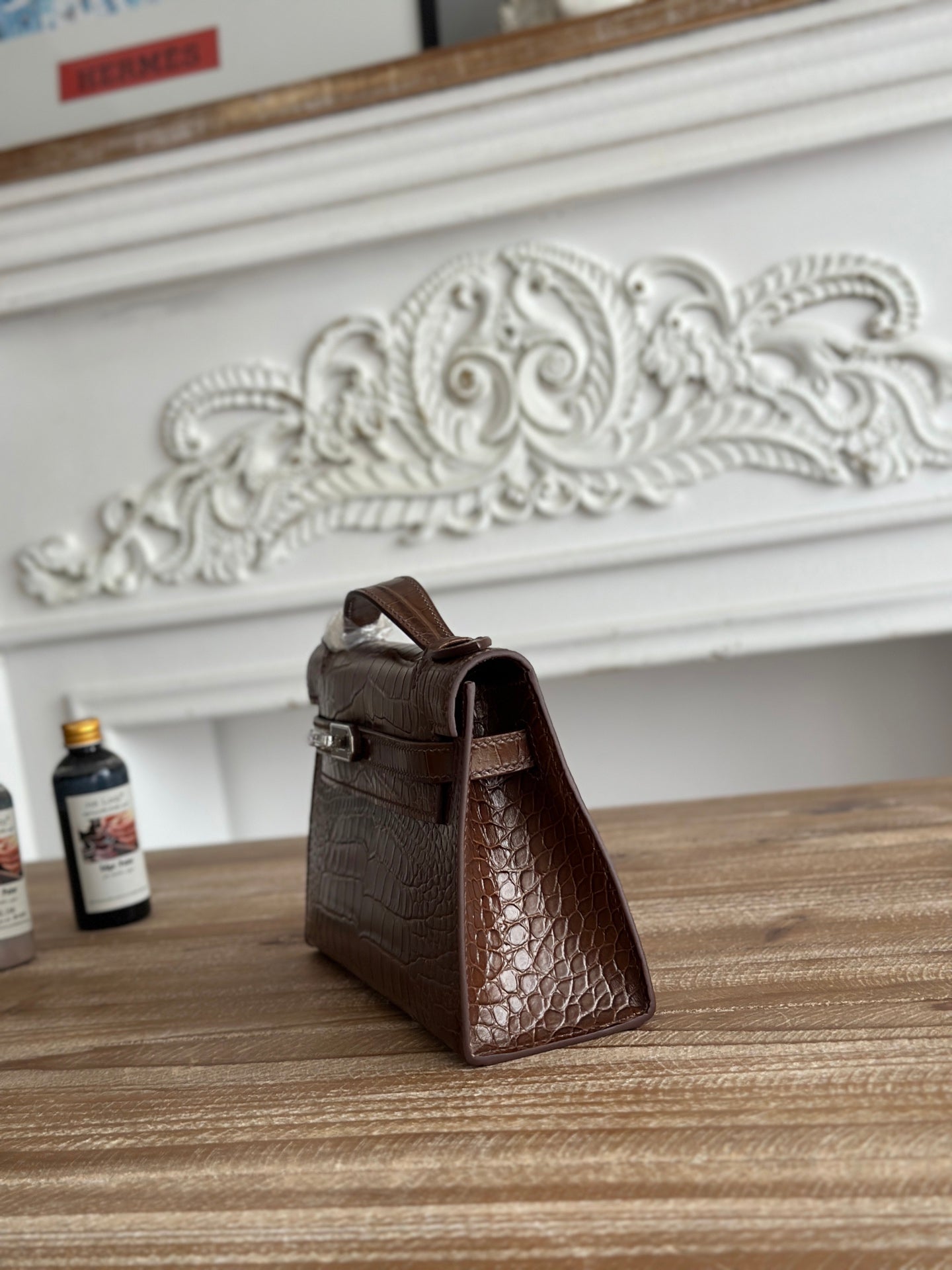 HM 26S KELLY MINI 22CM IN DARK BROWN CROC EMBOSSED CALFSKIN SILVER KELLY BUCKLE