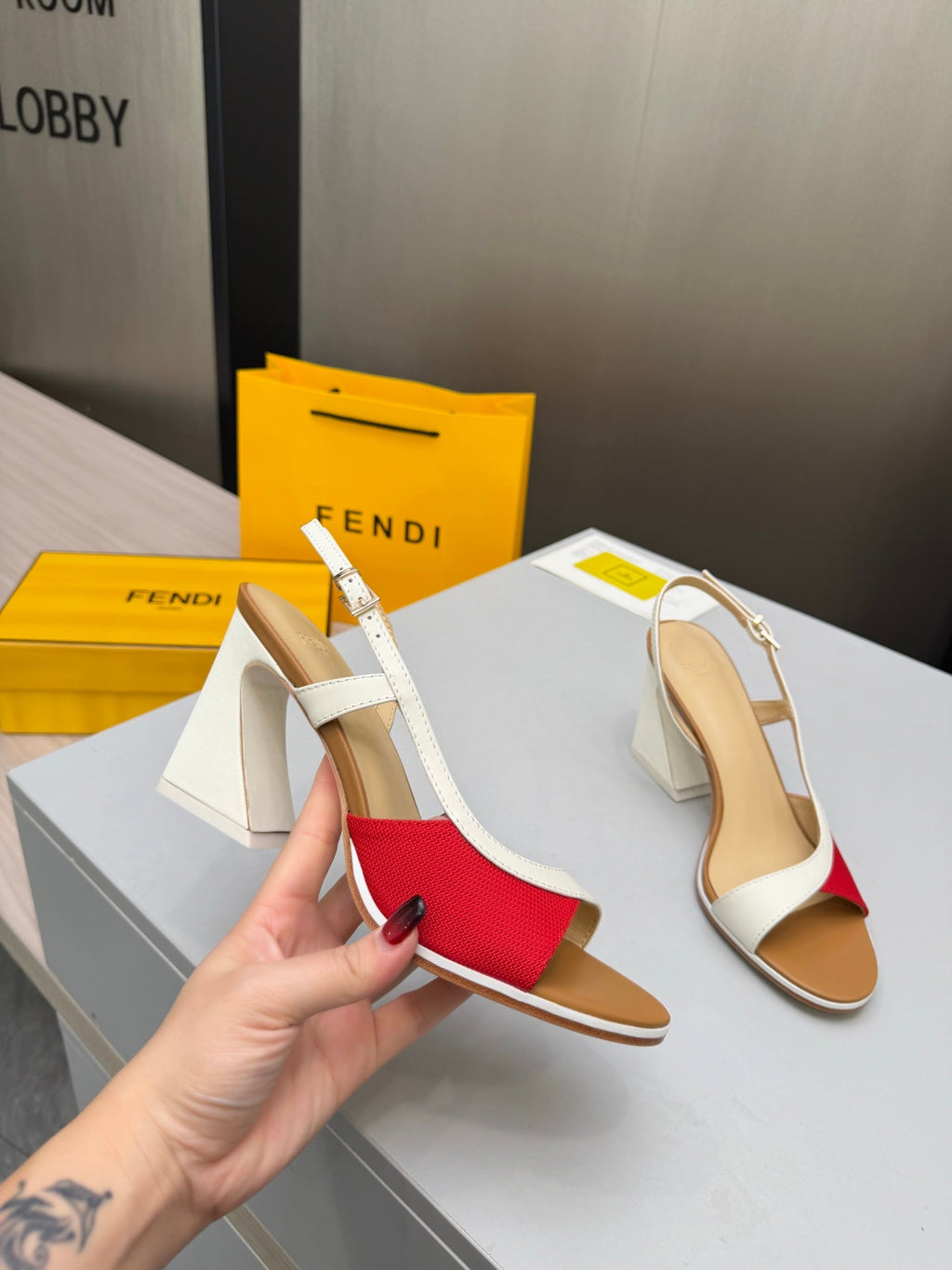 FENDI 26S SLINGBACK SANDALS IN WHITE CALFSKIN AND RED CANVAS