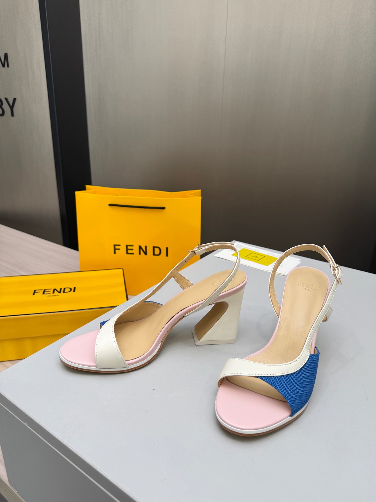 FENDI 26S SLINGBACK SANDALS IN WHITE CALFSKIN AND BLUE CANVAS