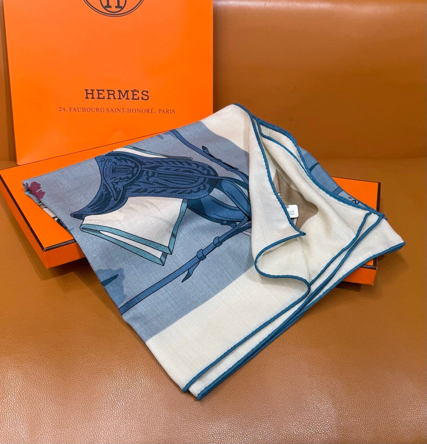 HERMES 26S SCARF 140 IN CASHMERE AND SILK 305967